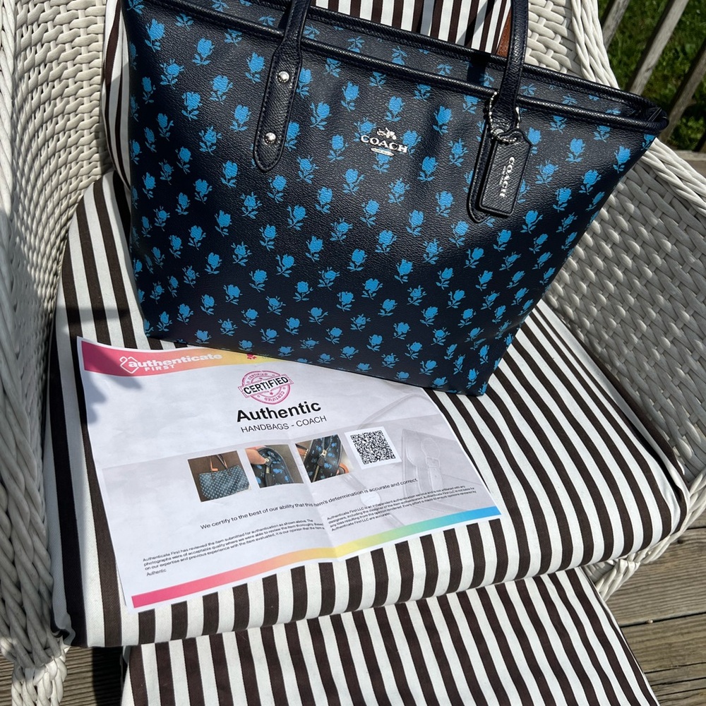 Coach City Zip Top Tote in Badlands Floral Print - Picture 16 of 16